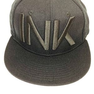 INK FITTED CAP BLACK/BLACK